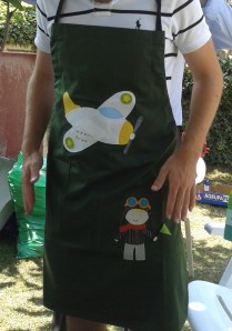 Delantal con Nico de aviador y un avión