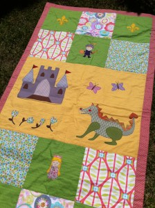 Colcha patchwork Caballero, princesa y dragón. Jan et Jul